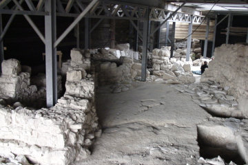 Scaffolding in Mazar's excavations